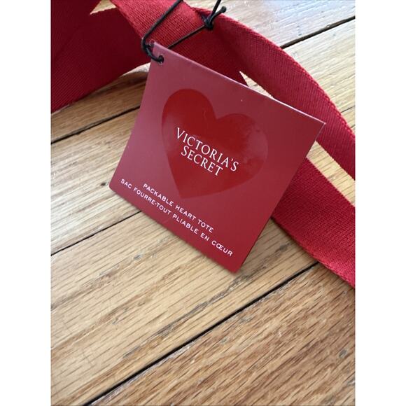 Victoria’s Secret Red Heart Love Valentine’s V-Day Packable Tote Bag Zipper NWT - Picture 3 of 7